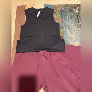 Lululemon On The Fly pant 26 in inseam, size 6, burgundy.